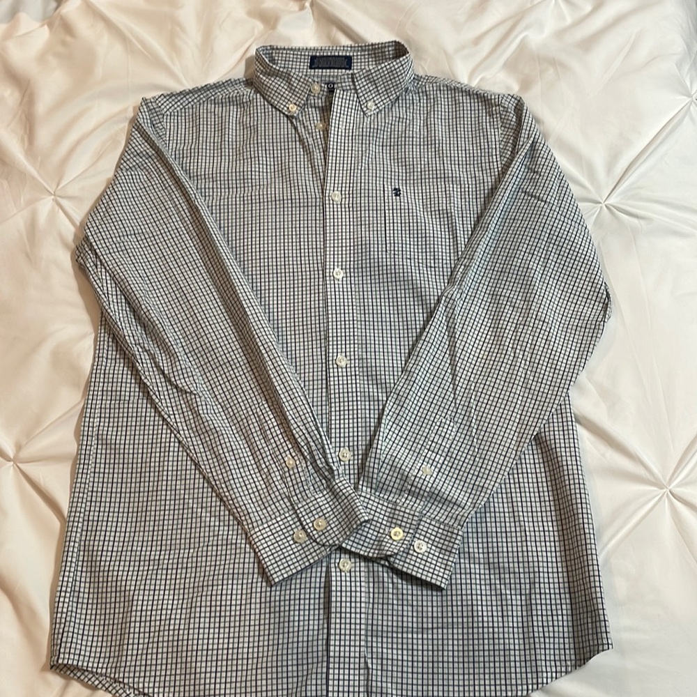 Boys size 18/20 Izod dress shirt